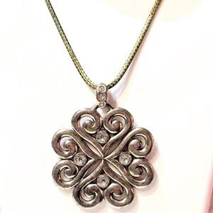 Vintage Silver Tone Scroll Heart Pendant Necklace Crystal Accents Romantic Y2K